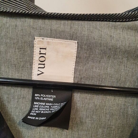 Vuori Men's Outdoor Trainer Jacket Shell  V512 Large logo embossed New - Picture 4 of 9